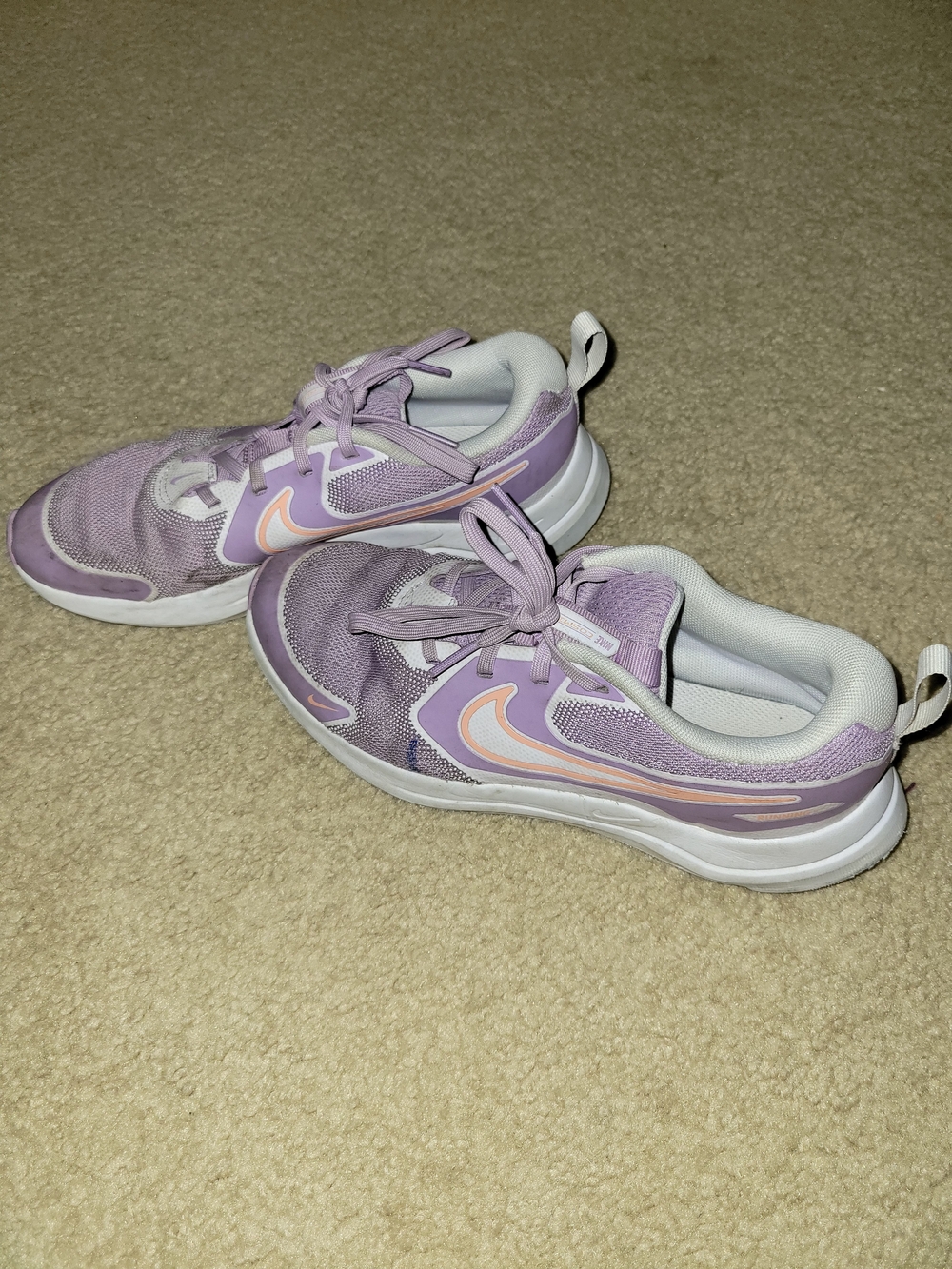 Nike Cosmic Runner